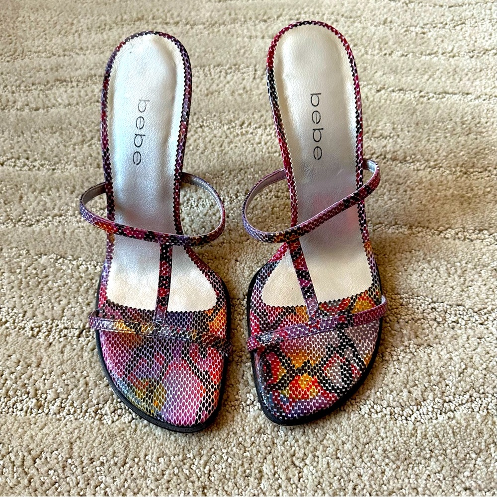 Bebe Leather Snake Print T Strap Slip On High Heel Sandal Y2K Purple Pink Sz 8.5 - Picture 3 of 16